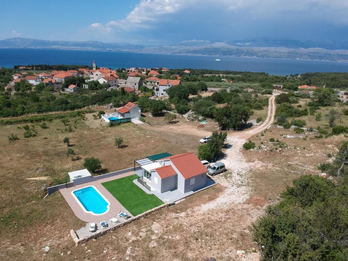 فيلا Nane Garden House With Heated Pool Mirce المظهر الخارجي الصورة