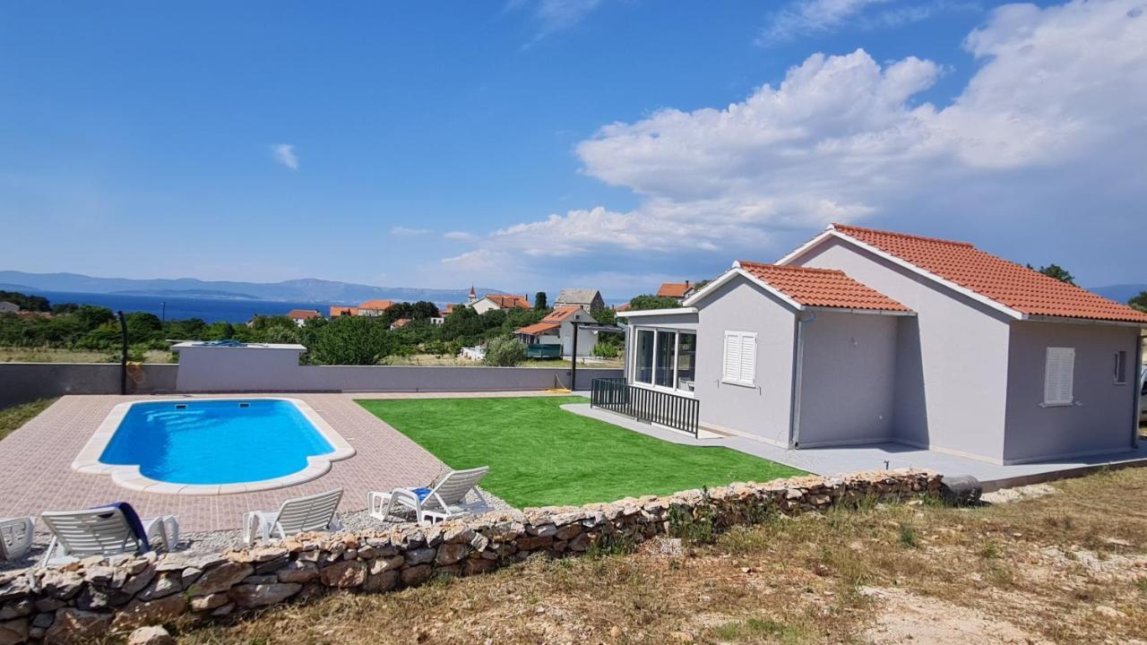 فيلا Nane Garden House With Heated Pool Mirce المظهر الخارجي الصورة