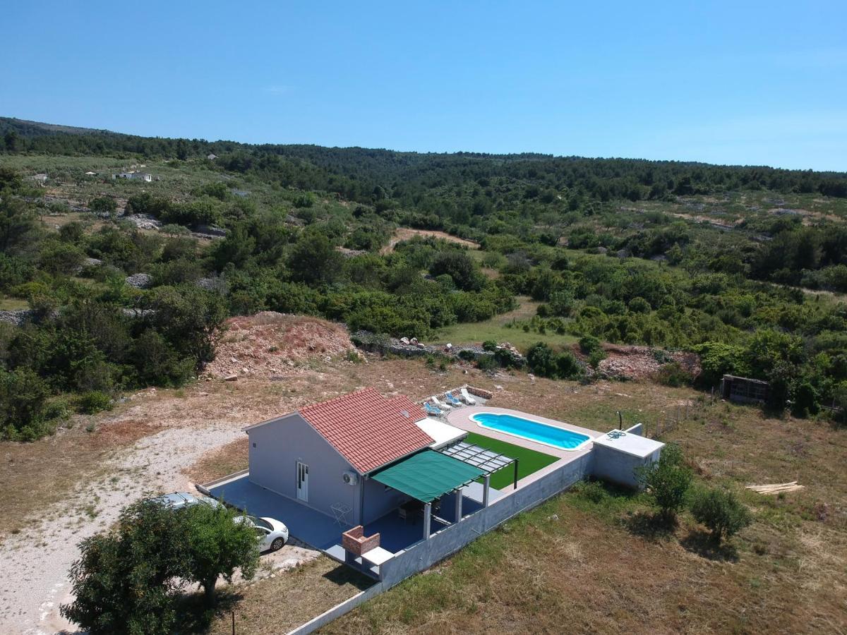 فيلا Nane Garden House With Heated Pool Mirce المظهر الخارجي الصورة