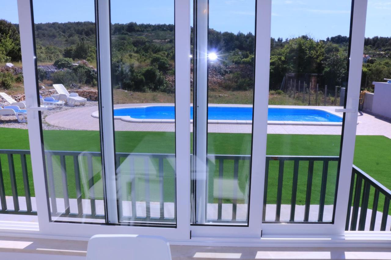فيلا Nane Garden House With Heated Pool Mirce المظهر الخارجي الصورة