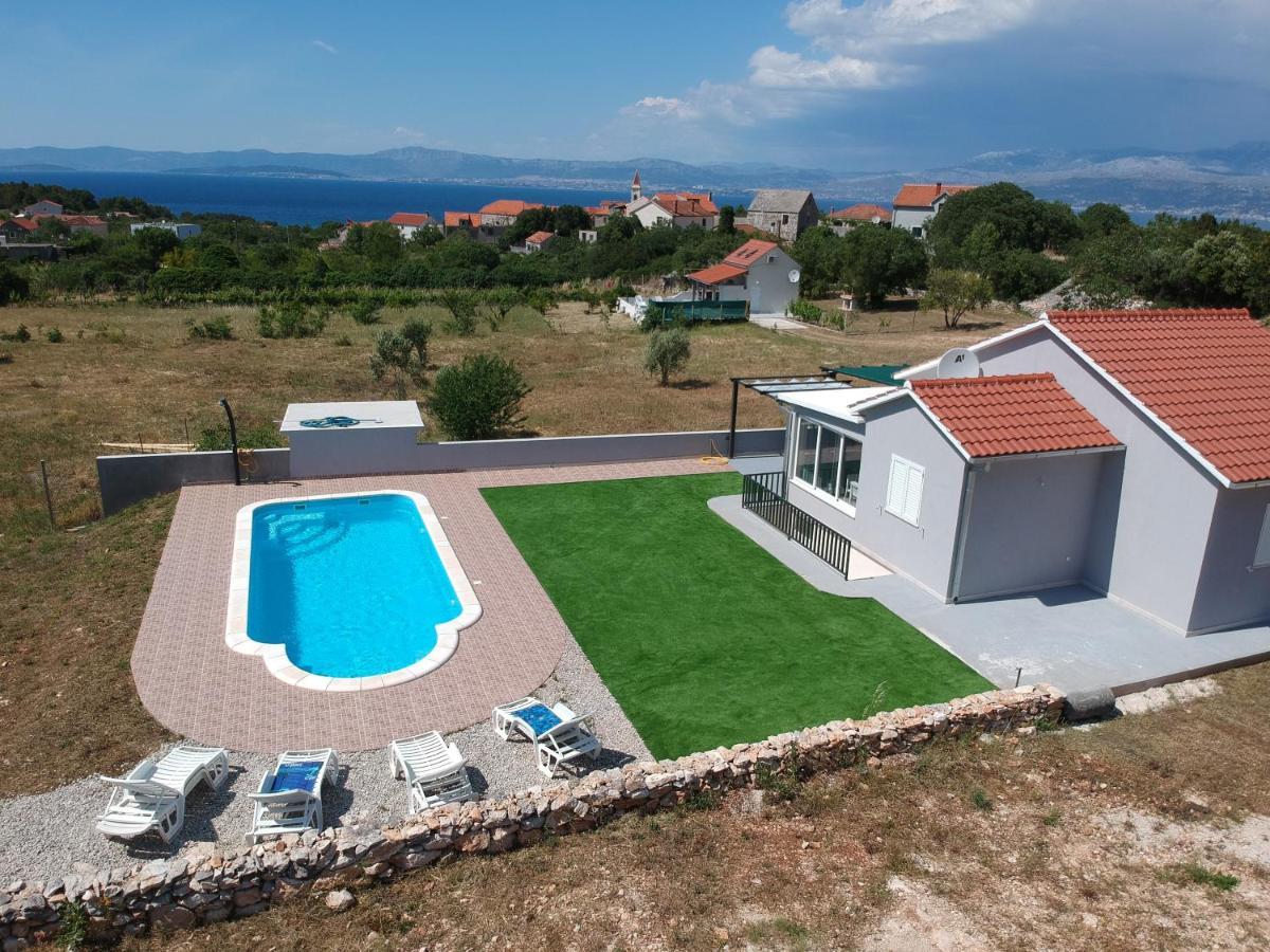 فيلا Nane Garden House With Heated Pool Mirce المظهر الخارجي الصورة